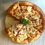 pretz-n-beanz-pretzel-pizza