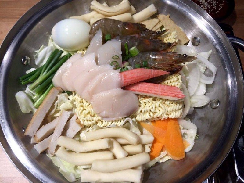 Table Cooked Topokki - Seafood (RM159.00)